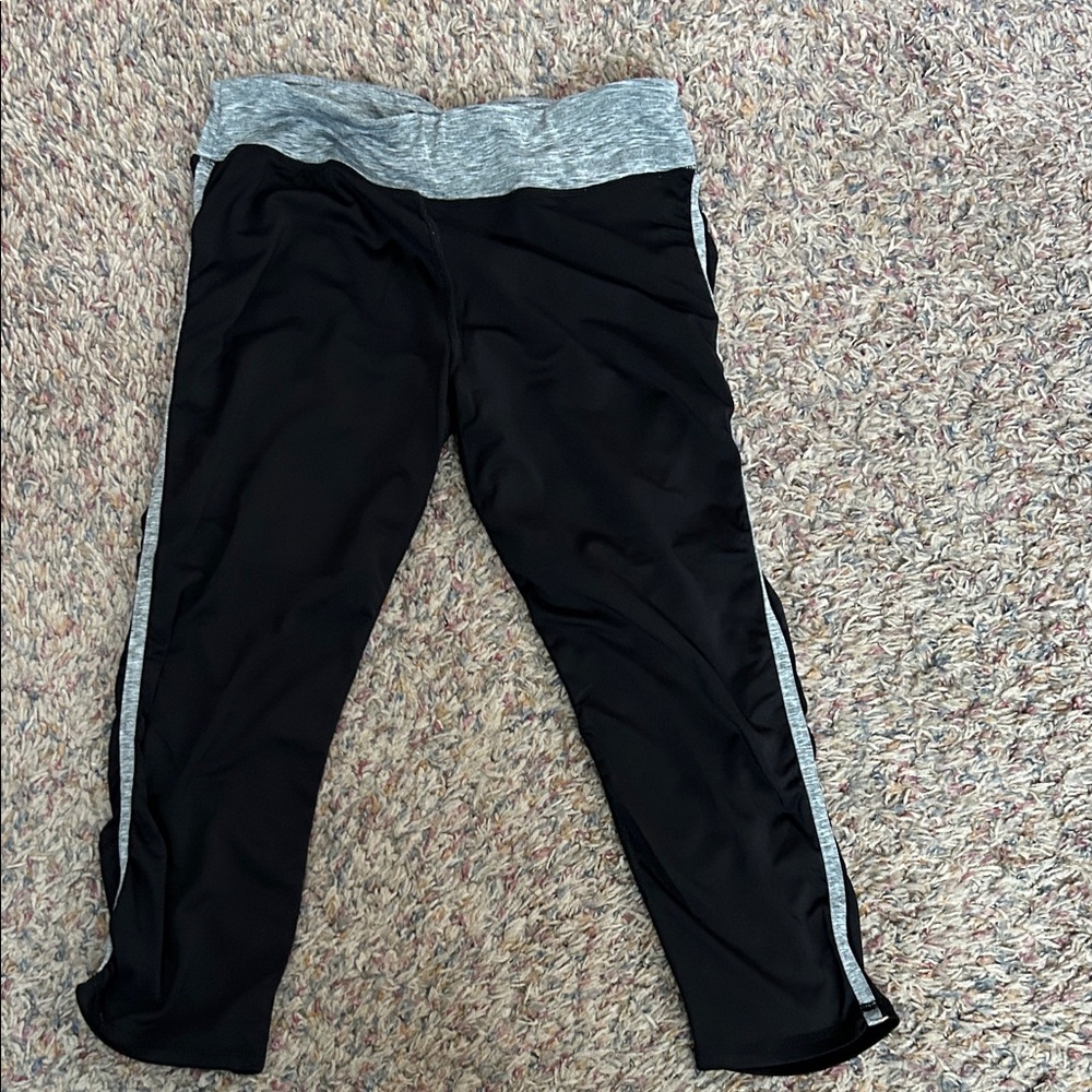 Eye Candy Black and Gray Women's Capris